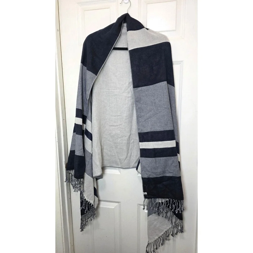 Levi Strauss & Co. Striped Navy & Gray Lightweight Scarf/Shawl Fringe Detailing